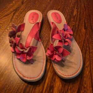 Born b.o.c. Adie Leather Floral Coral Pink (Orange) Thong Sandals SZ 8 Flip Flop